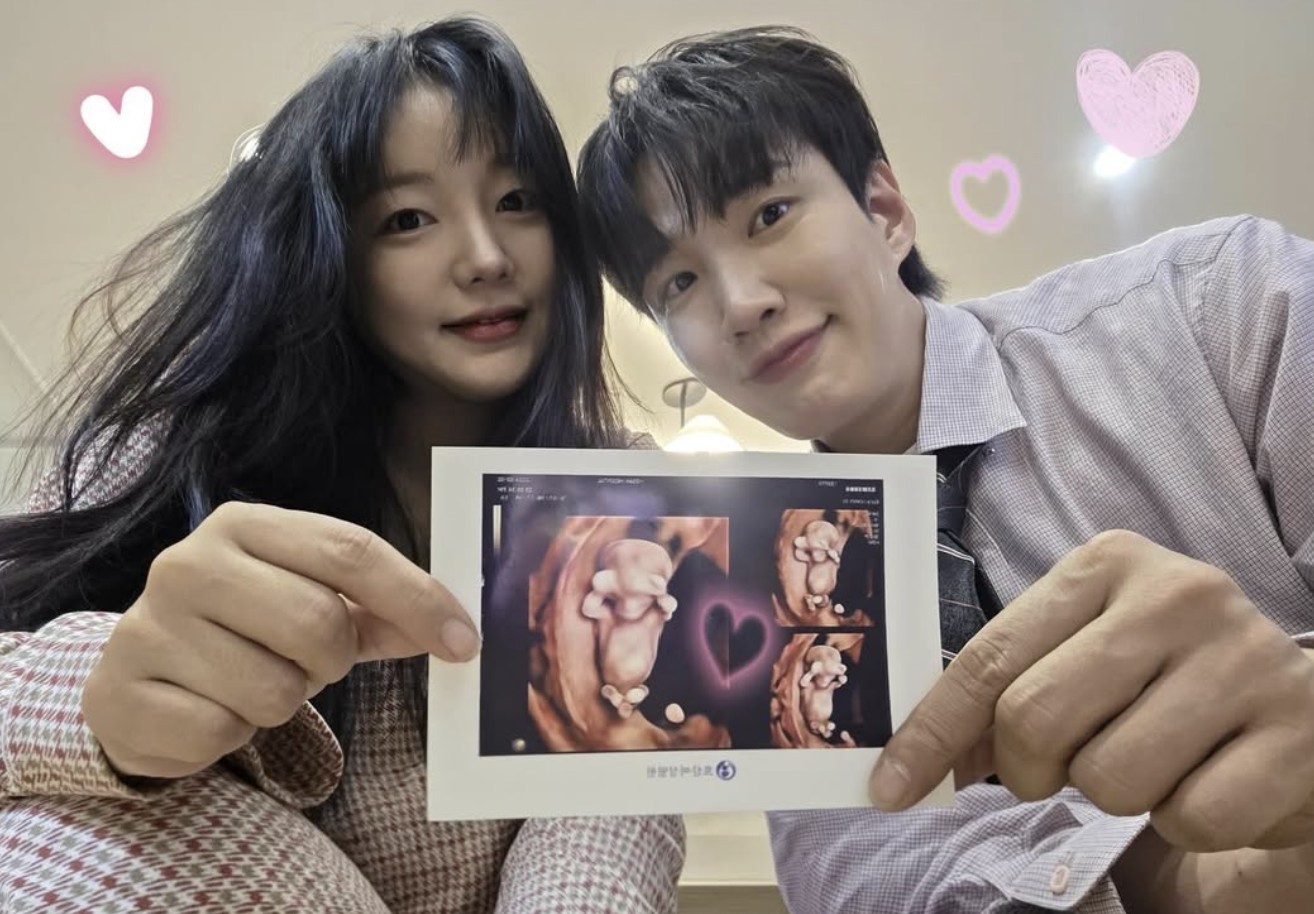 Moon Ji In first child